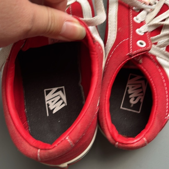 Red vans - Picture 4 of 5
